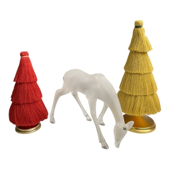 Winter wonderland frosted heavy plastic Deer, Holidays, Christmas decor - Picture 4 of 11